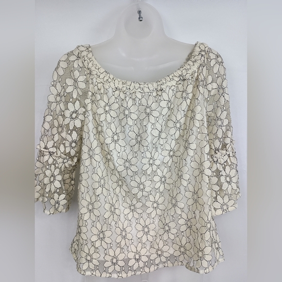 2/$30 Cute White Daisy Lace MAURICES Top(#1,282) - Picture 7 of 10